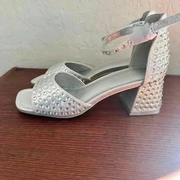 KENNETH COLE REACTION Women Nori Block Heel Dress Sandals Size 7 Silver - Picture 7 of 12